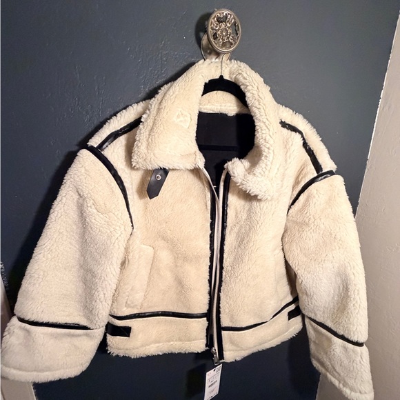 Zara Jackets & Blazers - Zara Black and White Sherpa Jacket